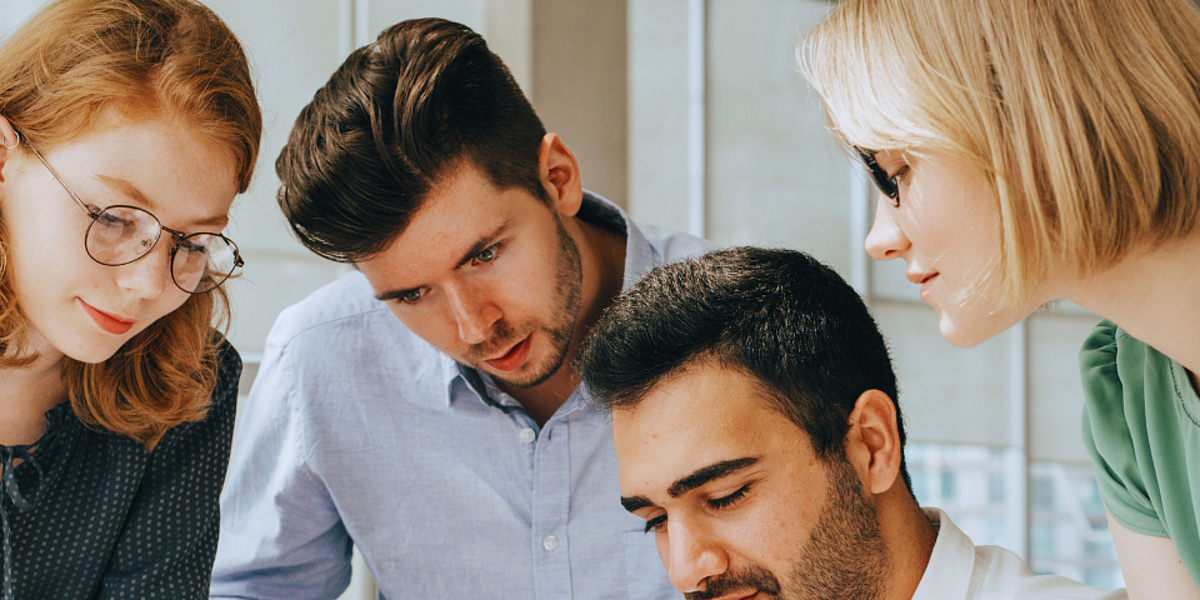 Junge Zielgruppen im Fokus: So meistert die Versicherungsbranche den digitalen Wandel